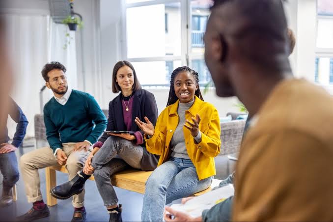 Young people in a mentorship and discussion session